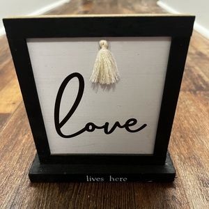 💜Brand New💜 Wooden Tassel Table Decor